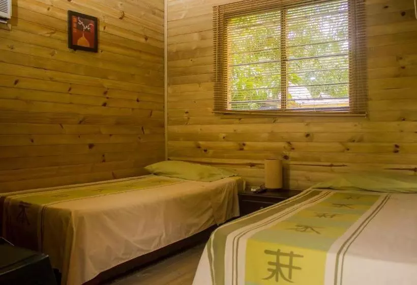 ユースホステル Hostería Miraflores