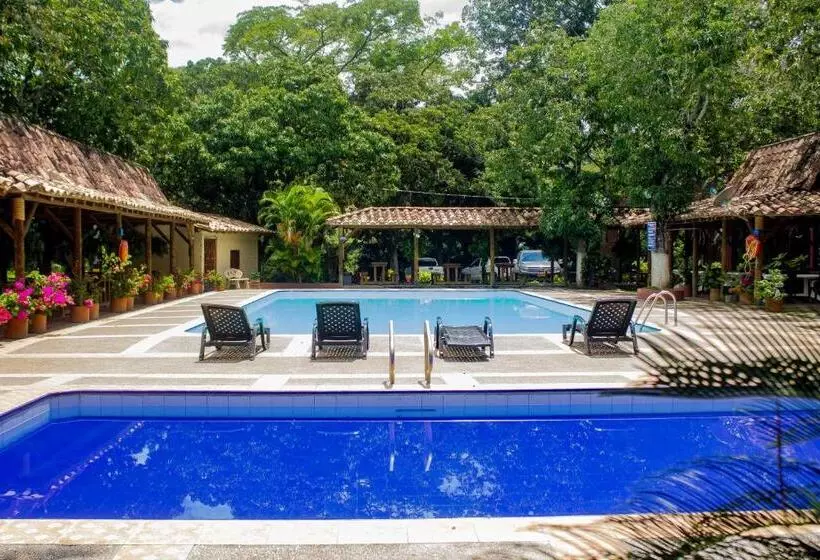 ユースホステル Hostería Miraflores