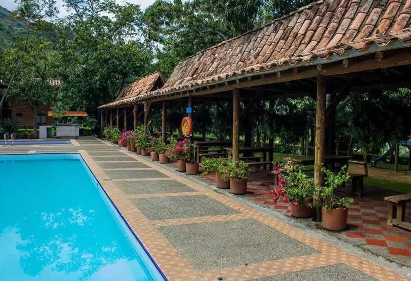 ユースホステル Hostería Miraflores