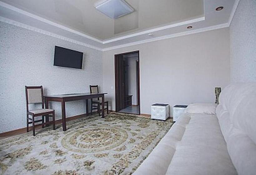 Bed and Breakfast готель біля фонтану