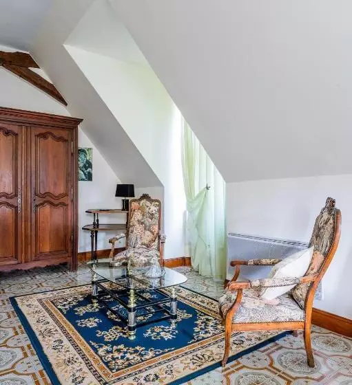 Aamiaismajoitus (B&B) Le Vieux Château De Hommes