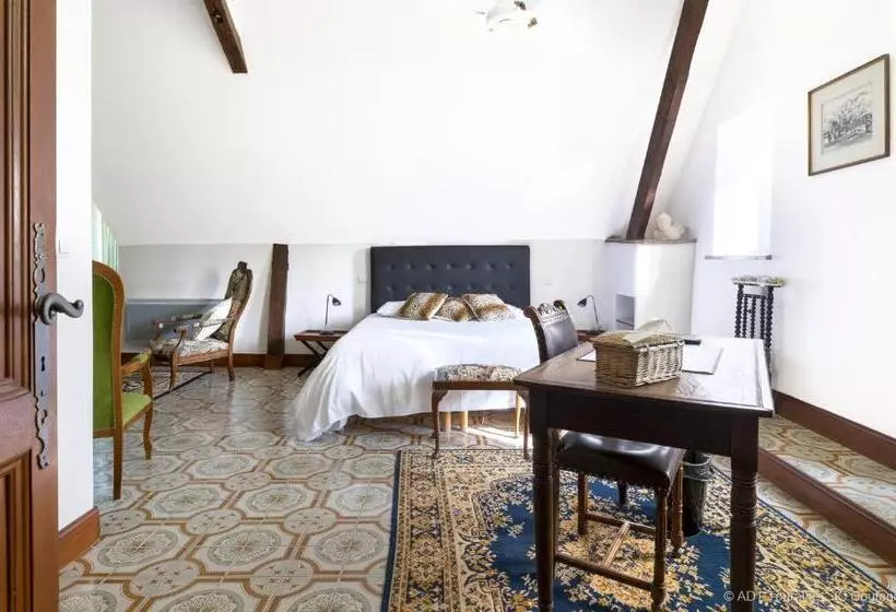 Aamiaismajoitus (B&B) Le Vieux Château De Hommes