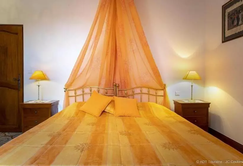 Aamiaismajoitus (B&B) Le Vieux Château De Hommes