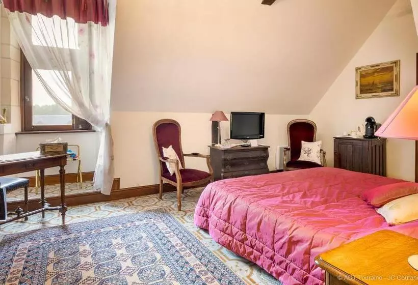 Aamiaismajoitus (B&B) Le Vieux Château De Hommes