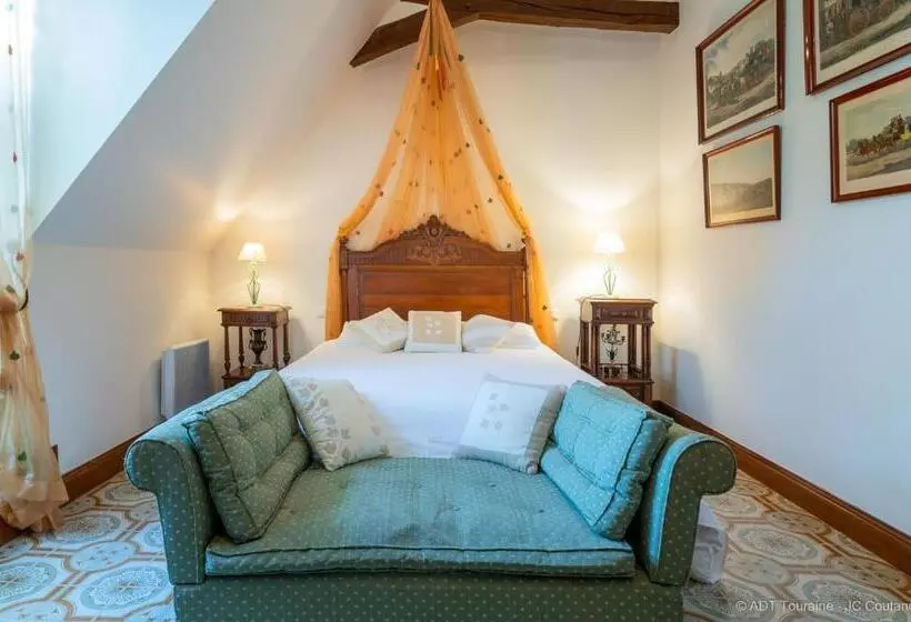 Aamiaismajoitus (B&B) Le Vieux Château De Hommes