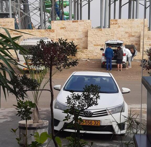 هتل Dolphin Suites