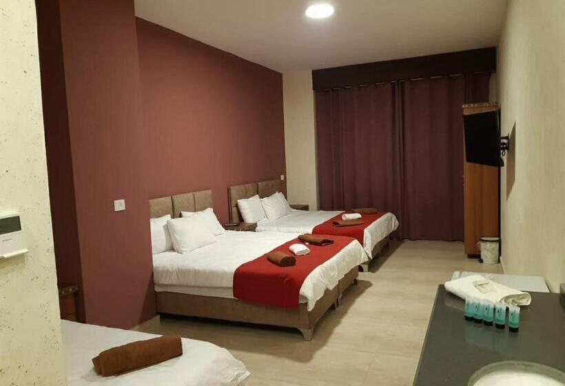 هتل Dolphin Suites