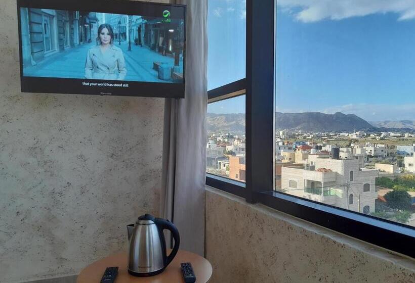 هتل Dolphin Suites