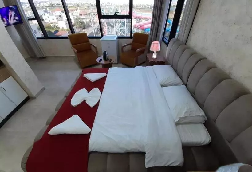 هتل Dolphin Suites