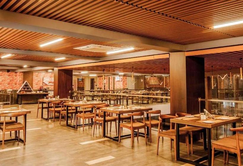 בית מלון כפרי Sonar Bangla Taki