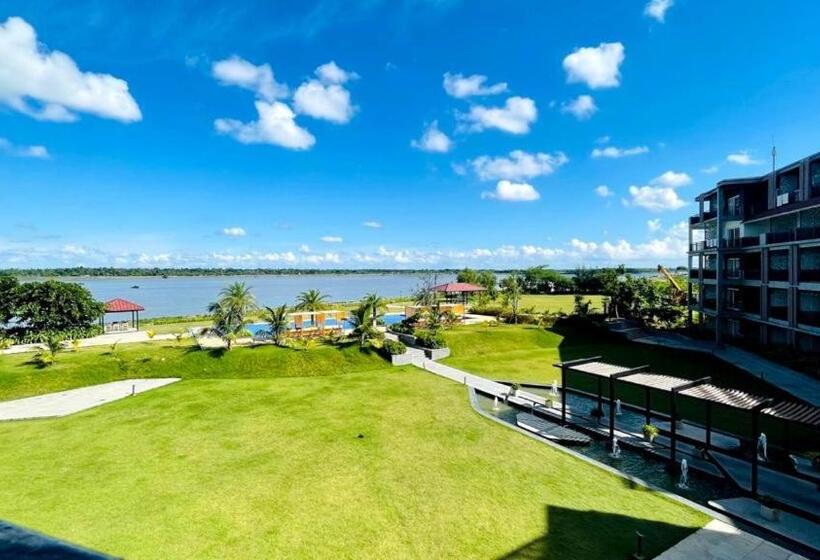 בית מלון כפרי Sonar Bangla Taki