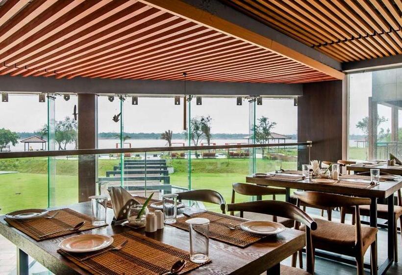 בית מלון כפרי Sonar Bangla Taki