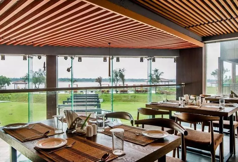 ホテル Sonar Bangla Taki