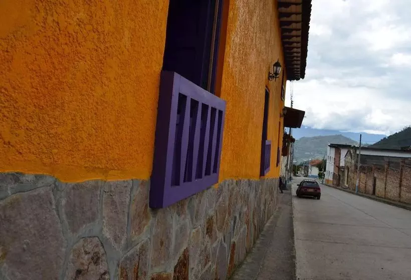 ユースホステル Posada 4 Esquinas