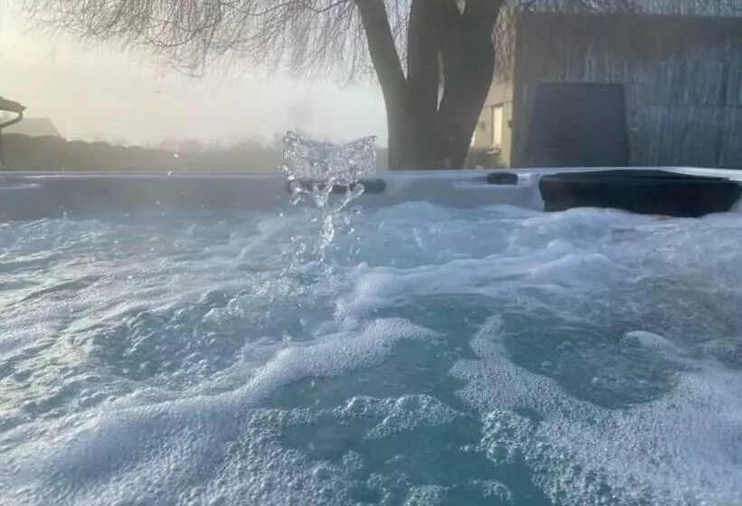 Aamiaismajoitus (B&B) Auberge Du Pied Des Monts