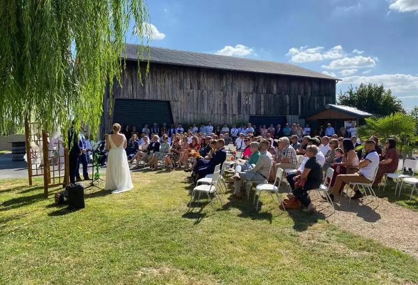 Aamiaismajoitus (B&B) Auberge Du Pied Des Monts