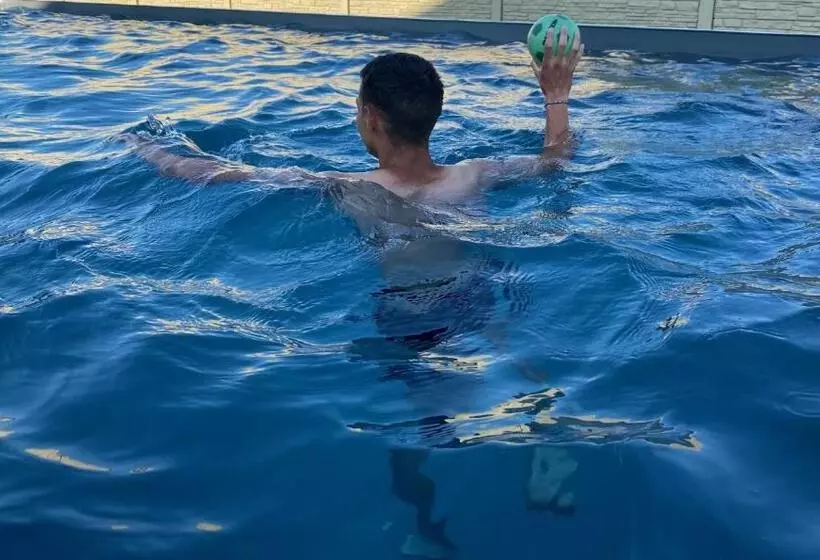 Aamiaismajoitus (B&B) Auberge Du Pied Des Monts