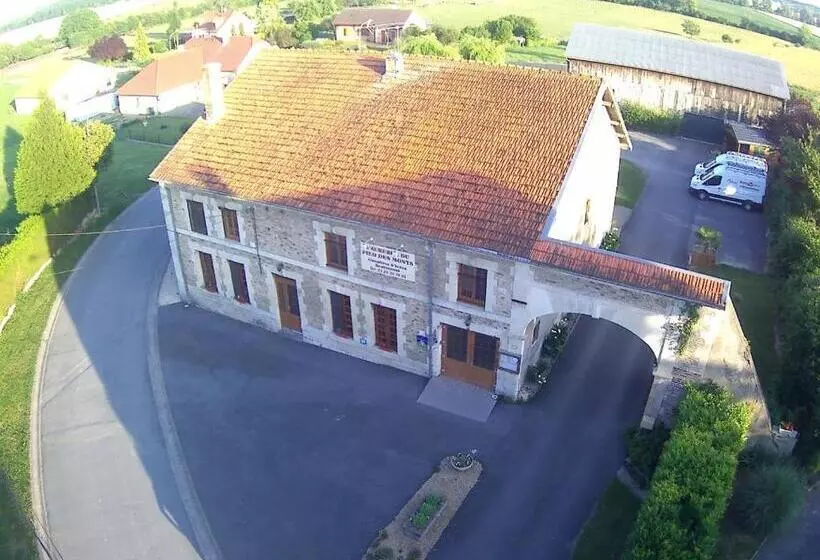 Aamiaismajoitus (B&B) Auberge Du Pied Des Monts