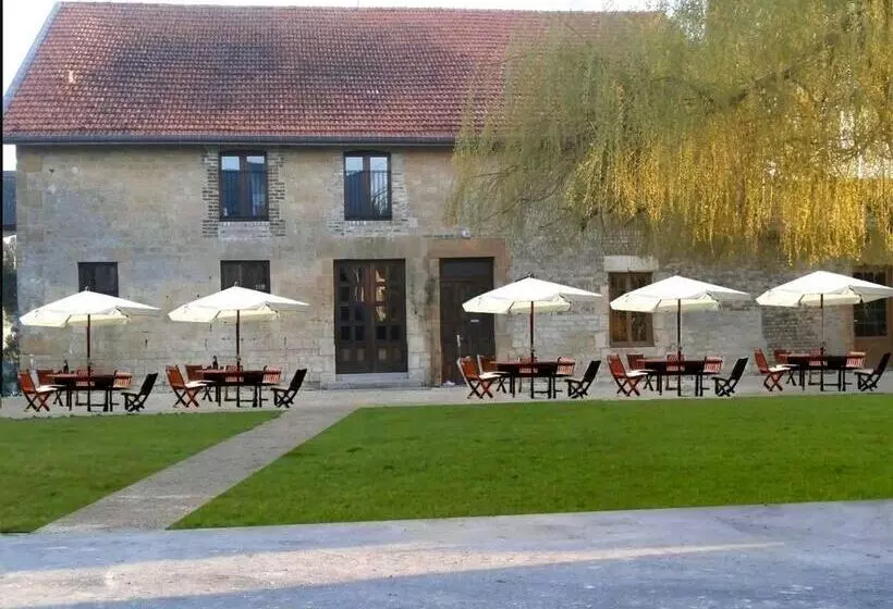 Aamiaismajoitus (B&B) Auberge Du Pied Des Monts