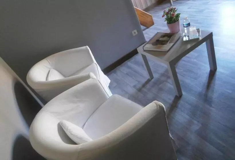 Aamiaismajoitus (B&B) Auberge Du Pied Des Monts