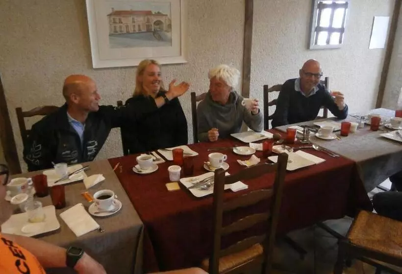 Aamiaismajoitus (B&B) Auberge Du Pied Des Monts