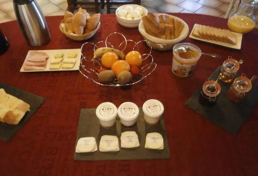 Aamiaismajoitus (B&B) Auberge Du Pied Des Monts