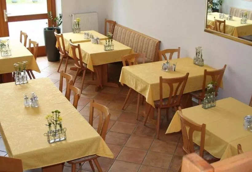 Aamiaismajoitus (B&B) Gästehaus Theresia Garni