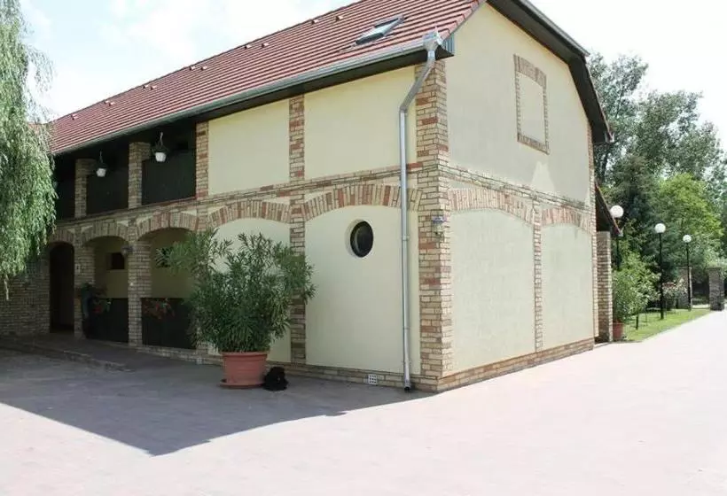 Bed and Breakfast Király Lovastanya Panzió