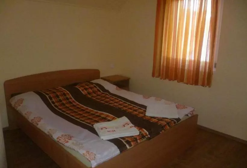 Bed and Breakfast Király Lovastanya Panzió