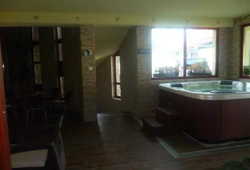 Bed and Breakfast Király Lovastanya Panzió