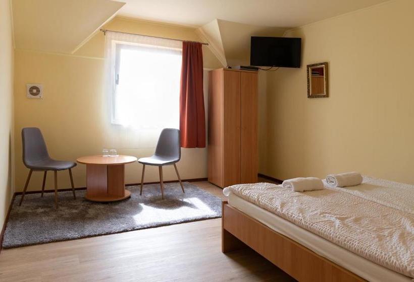 住宿加早餐  Király Lovastanya Panzió