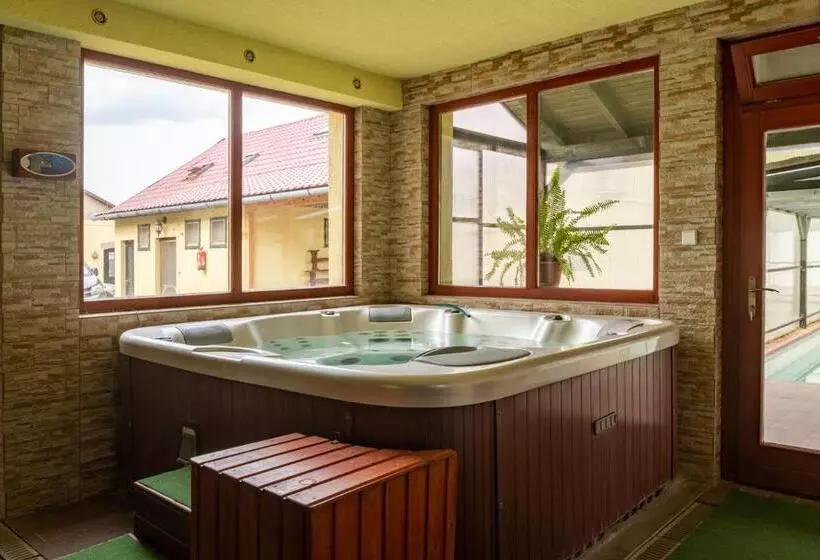 Bed and Breakfast Király Lovastanya Panzió