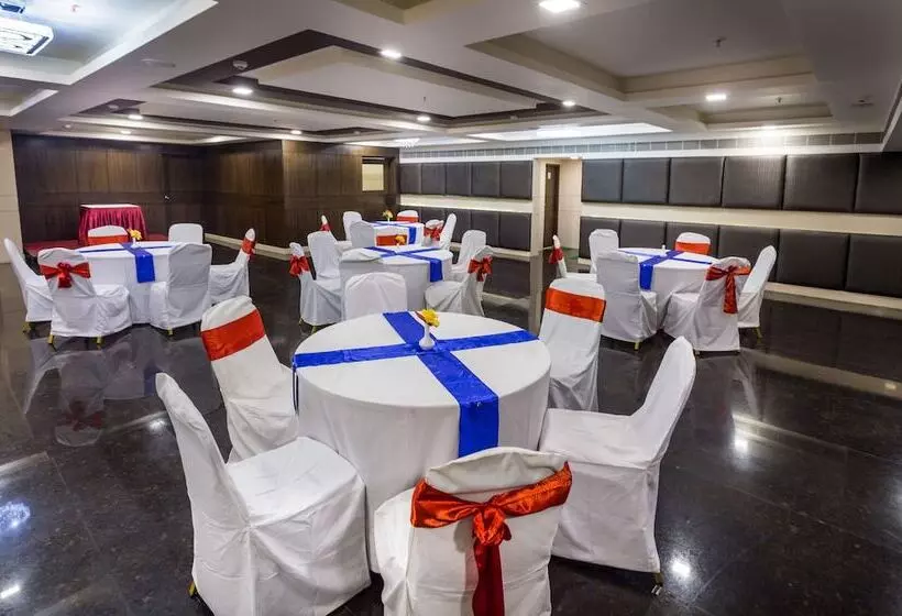 ホテル Cygnett Inn Ramachandra