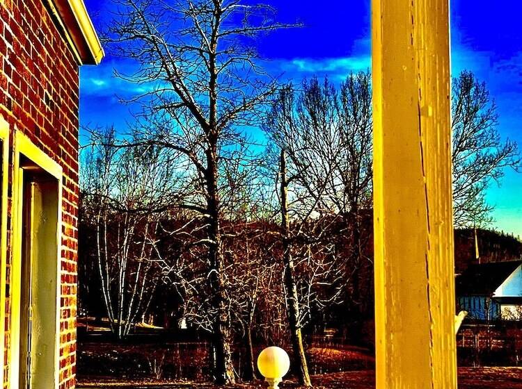 فندق Red Rock Inn