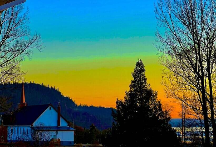 فندق Red Rock Inn