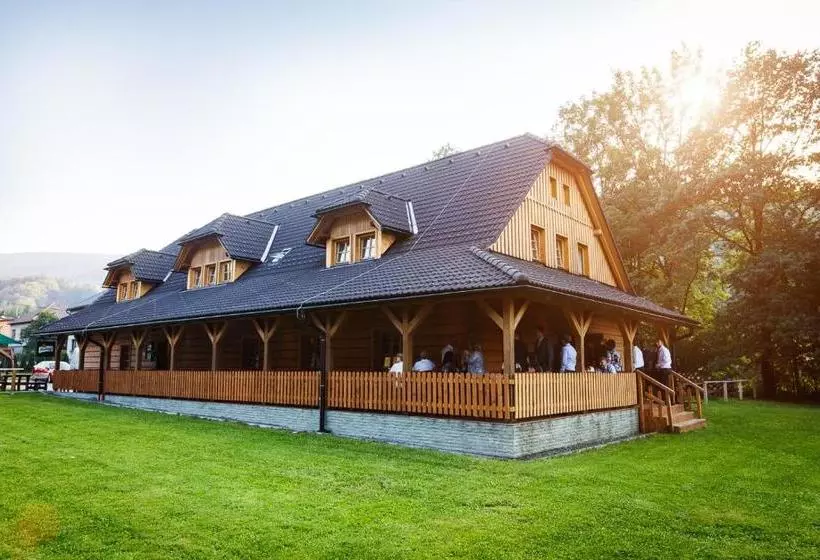 Majatalo Penzion A Restaurace Grunt