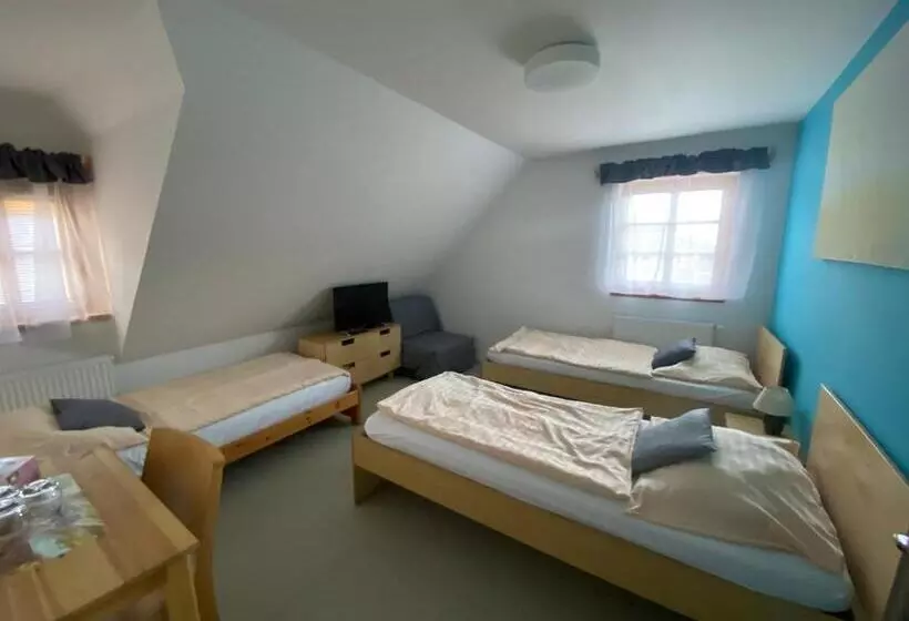 Majatalo Penzion A Restaurace Grunt