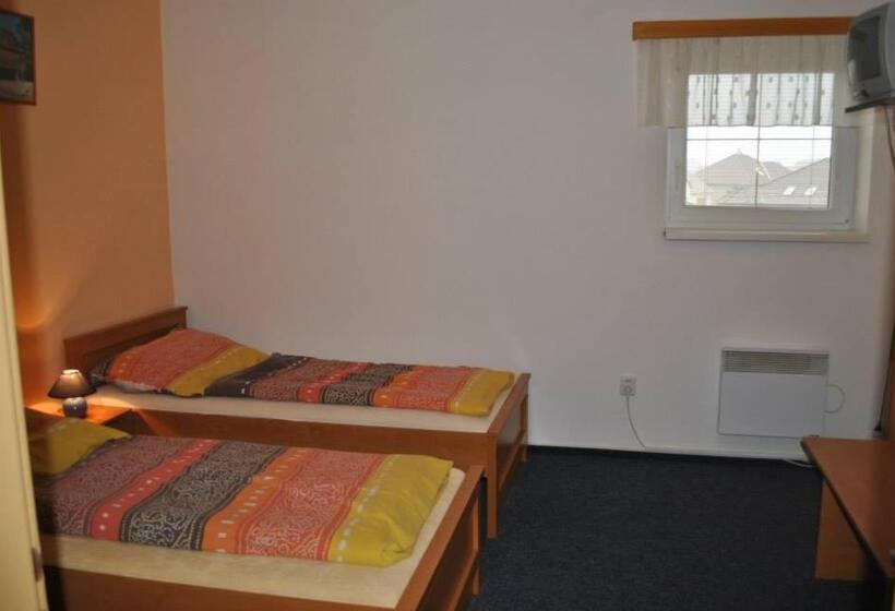 펜션 Penzion Kosík Tvrdonice