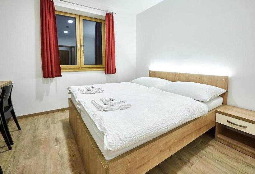 بنسيون Penzion U Zámku