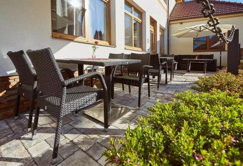 Majatalo Penzion U Zámku