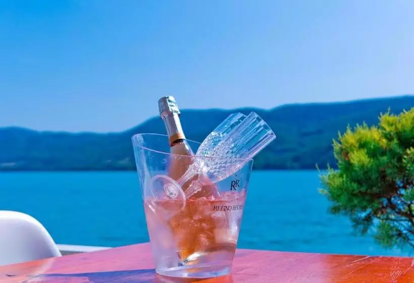 ペンション Riviera 990   Resort & Restaurant