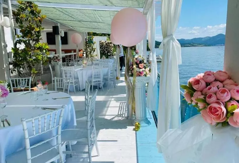 ペンション Riviera 990   Resort & Restaurant