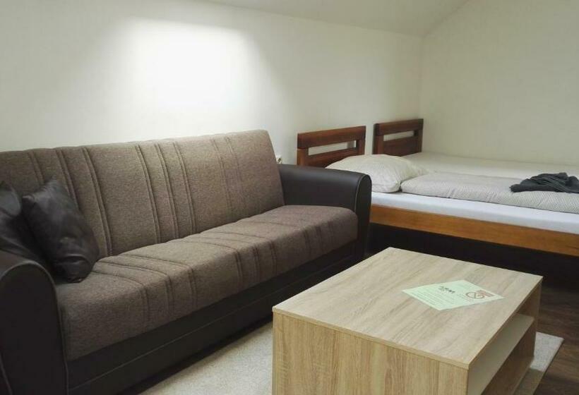 Pensió Ubytování V Soukromí Opolany U Poděbrad