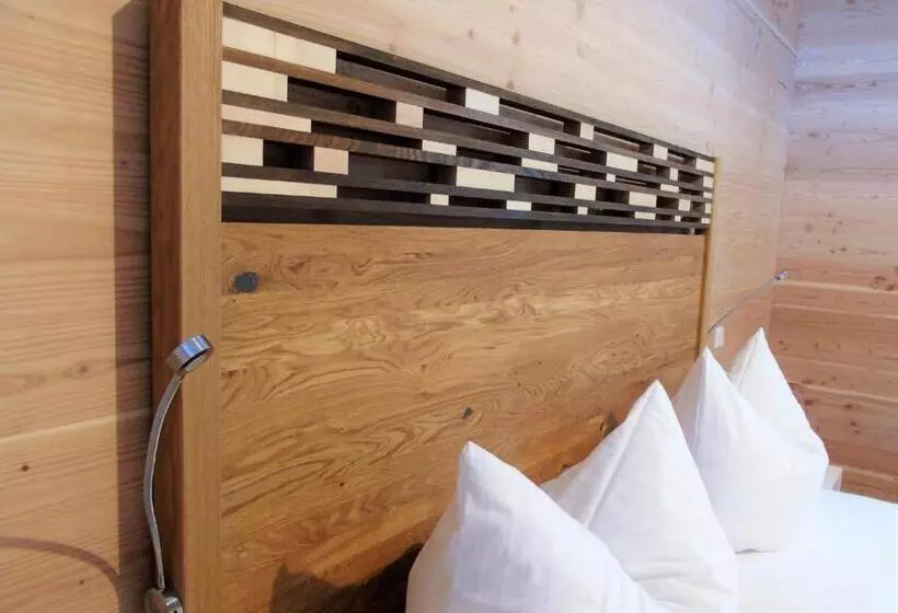 Retkeilymaja Brauhaus 3   Adults Only