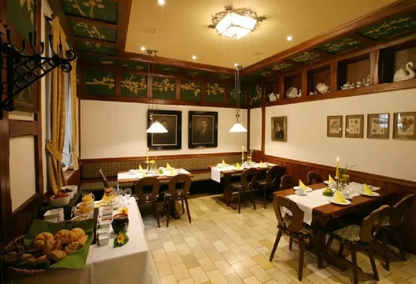 Retkeilymaja Gasthof Zum Schwan