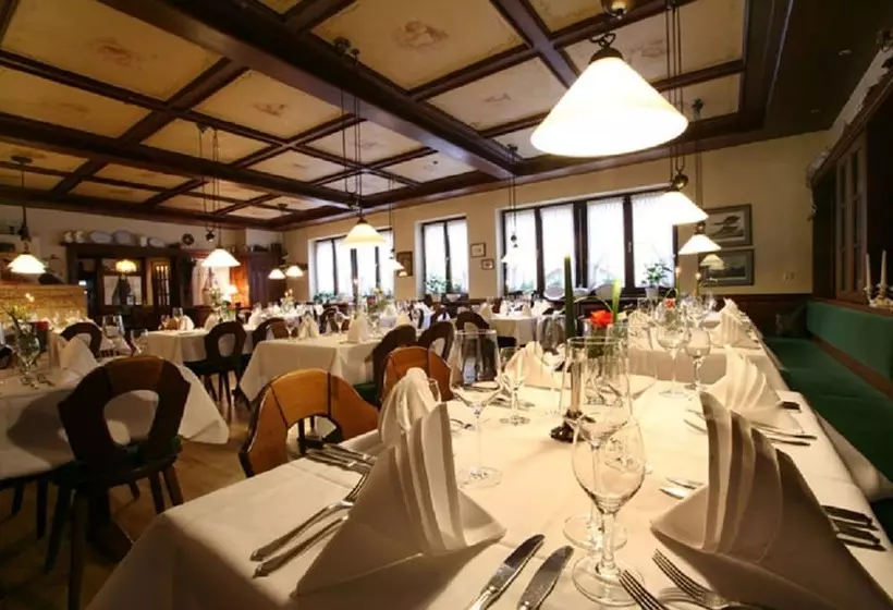 Retkeilymaja Gasthof Zum Schwan