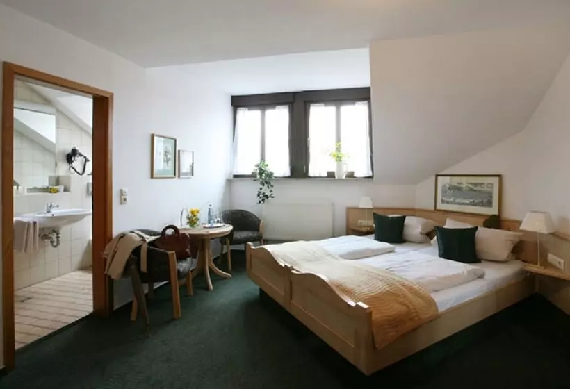 Retkeilymaja Gasthof Zum Schwan