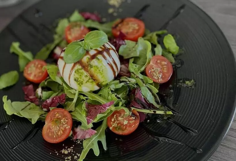 Retkeilymaja Restaurant San Marco