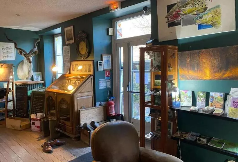 Hotelli Lodge Hôtel De Sommedieue Verdun