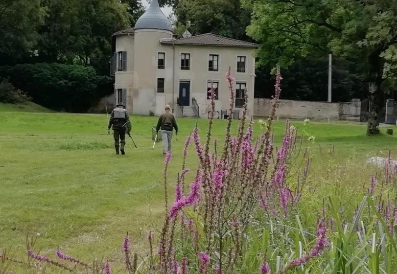 호텔 Lodge Hôtel De Sommedieue Verdun